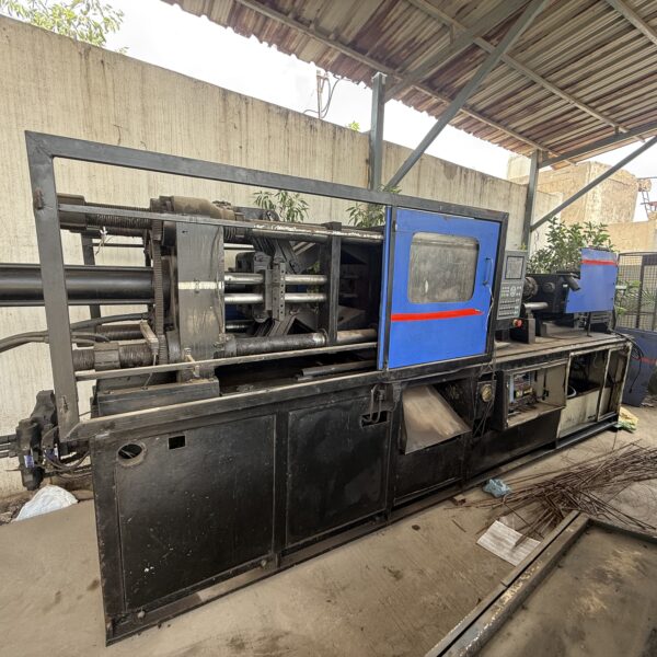 INJECTION MOLDING MACHINE FOR PLASTIC MOLD PRODUCTS