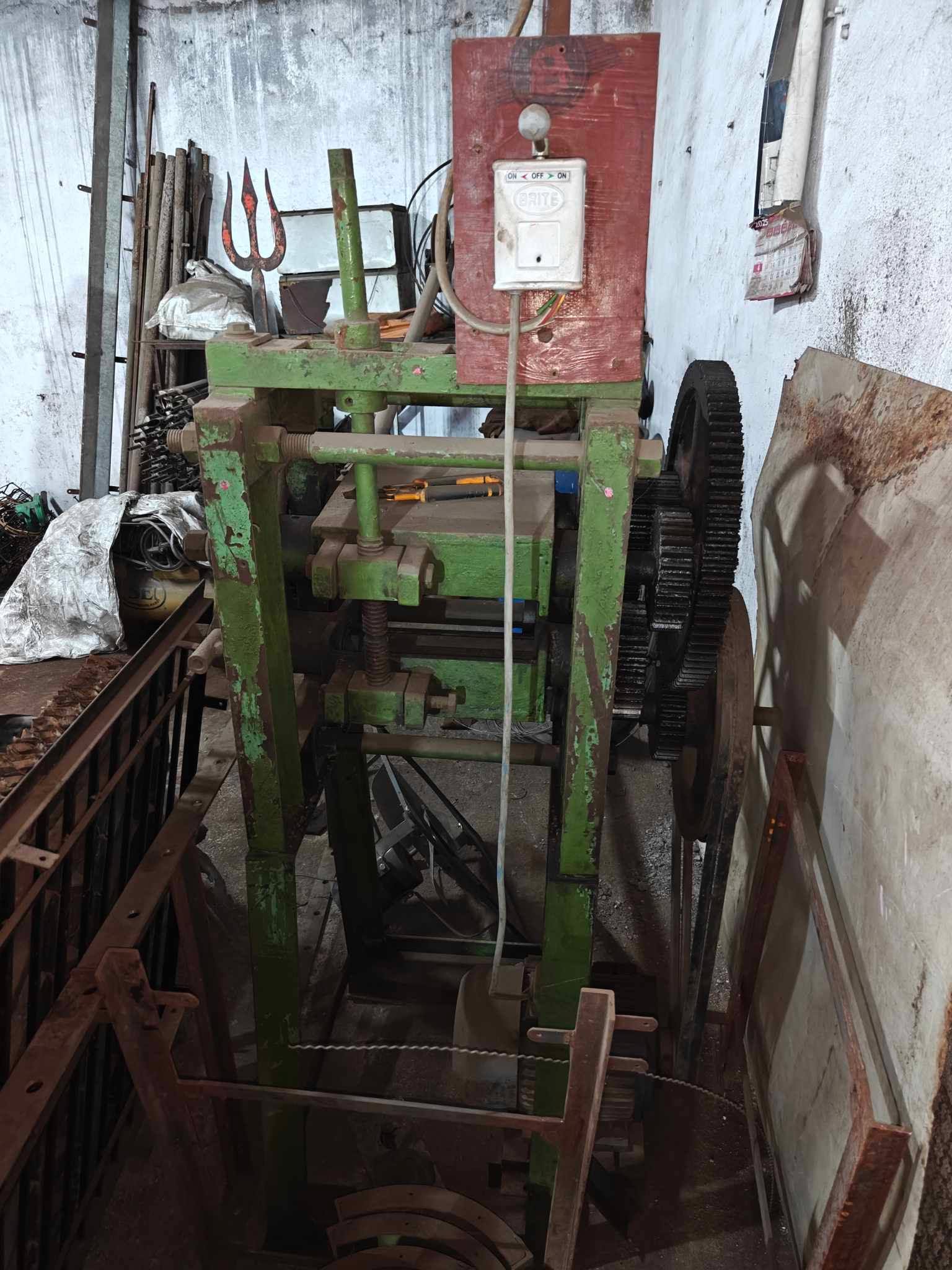Wire Mesh / Jali Making Machine - Image 2