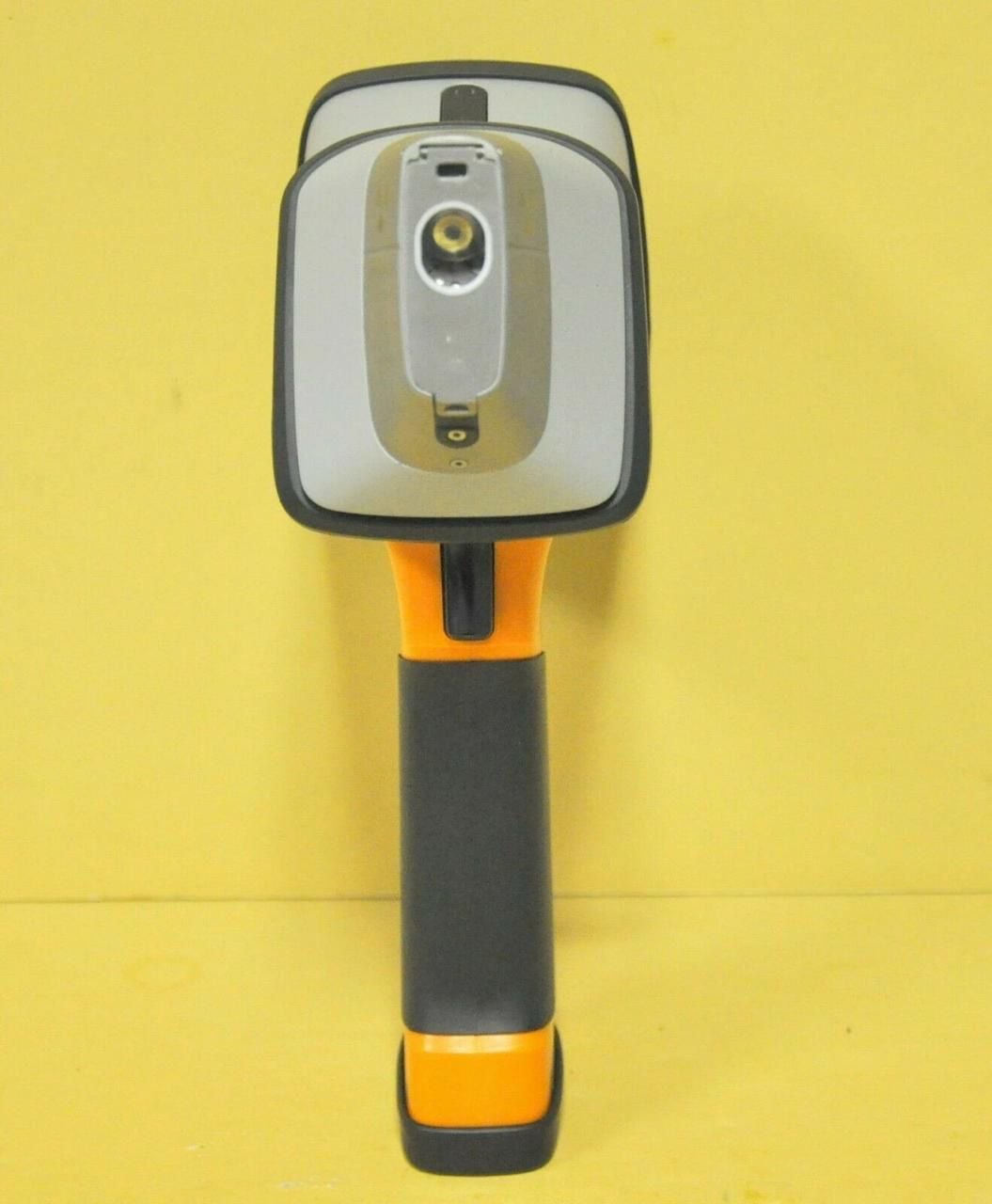 Hitachi X-MET8000 handheld XRF Analyzer